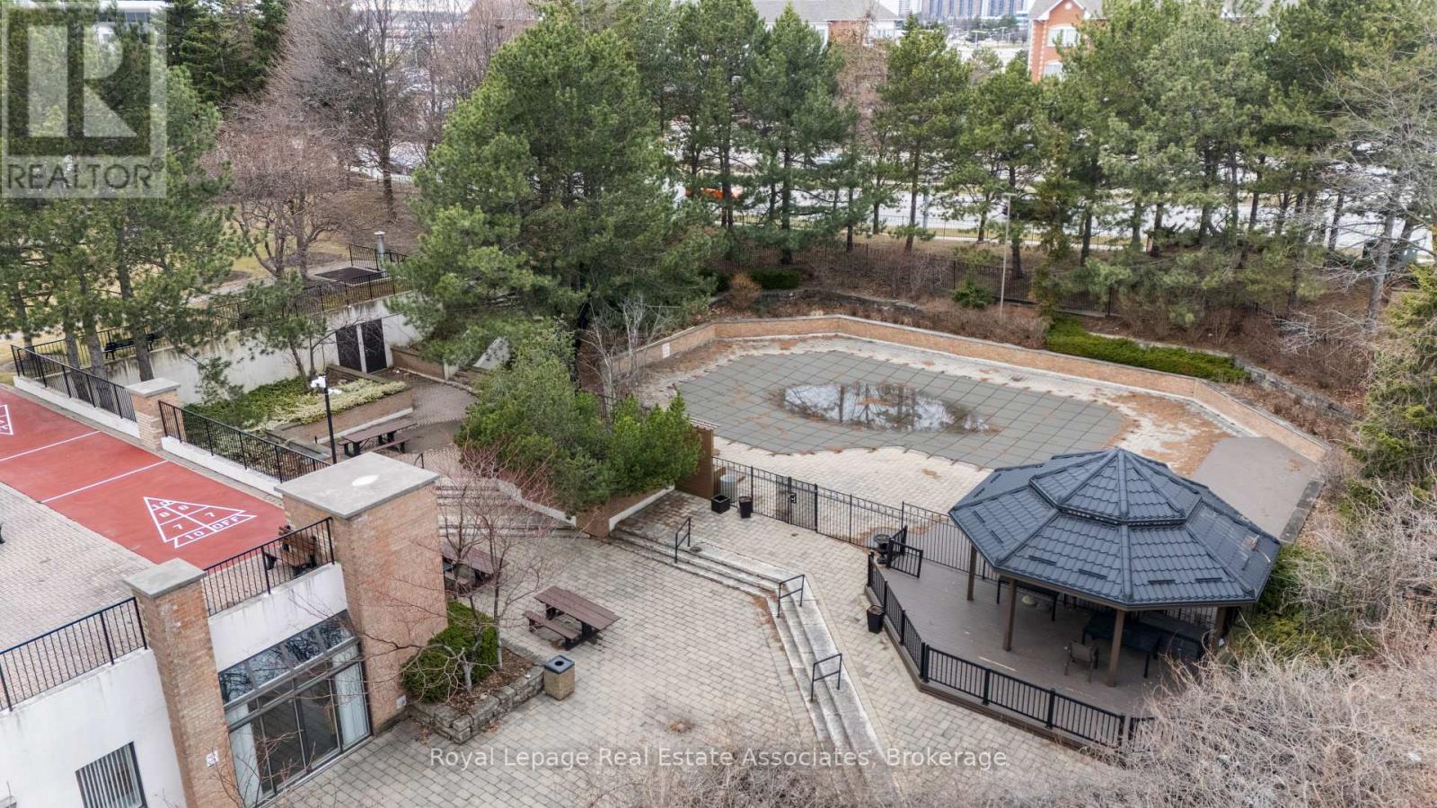 1808 - 100 County Court Boulevard, Brampton, Ontario  L6W 3X1 - Photo 38 - W12951806