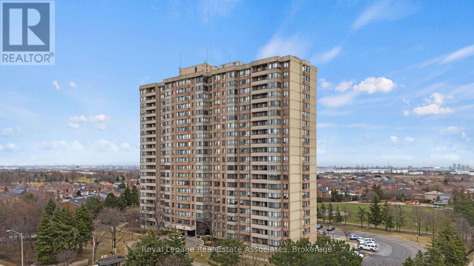 1808 - 100 County Court Boulevard, Brampton, Ontario  L6W 3X1 - Photo 40 - W12951806