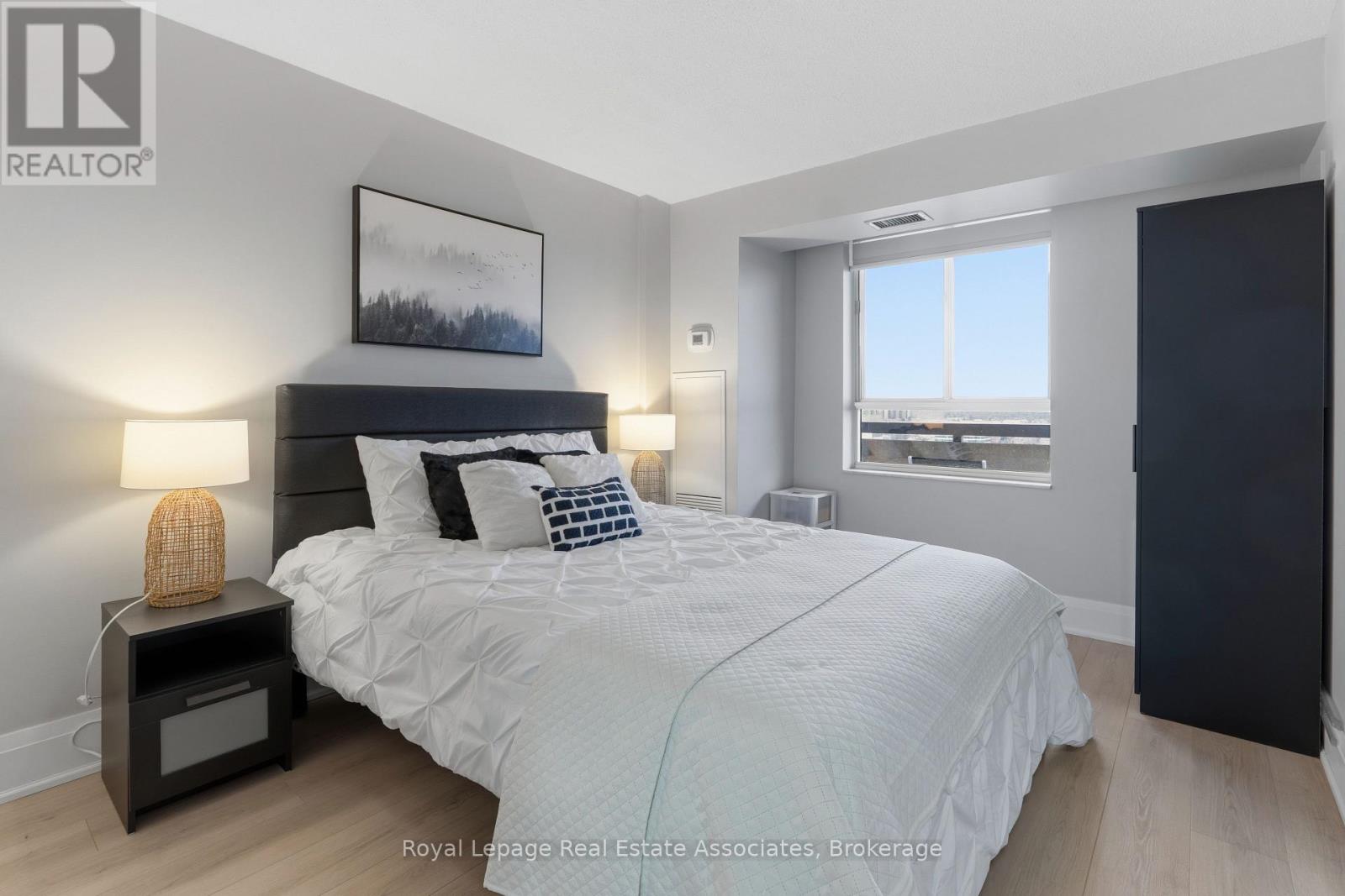 1808 - 100 County Court Boulevard, Brampton, Ontario  L6W 3X1 - Photo 23 - W12951806