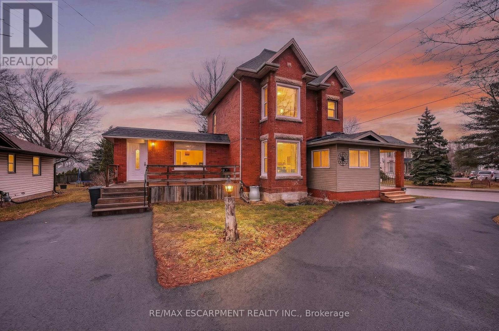 287 MAIN STREET E, Grimsby, Ontario