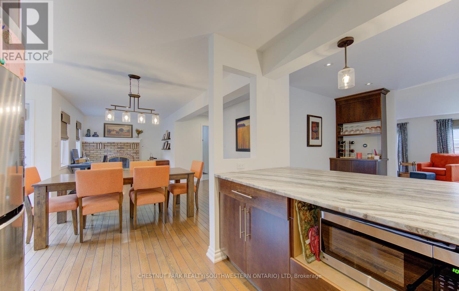 9 - 306 Roxton Drive, Waterloo, Ontario  N2T 1R6 - Photo 7 - X12952346