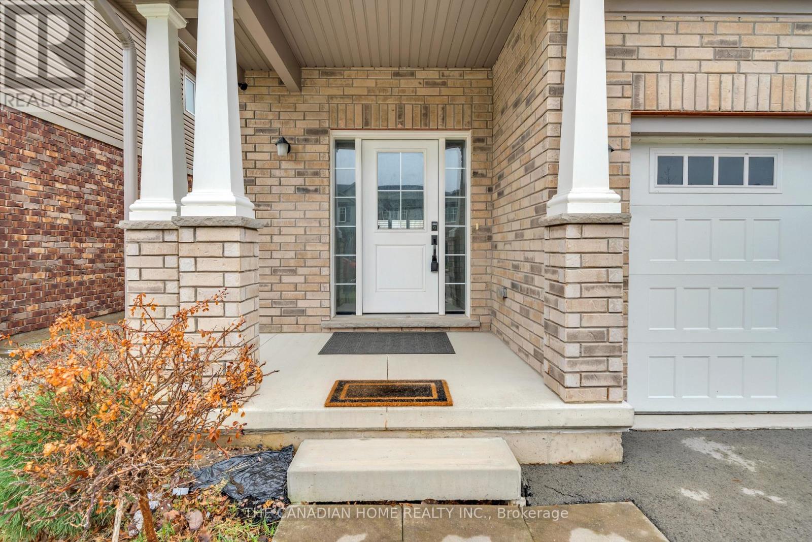 83 Monarch Street, Welland, Ontario  L3C 0E6 - Photo 4 - X12952352