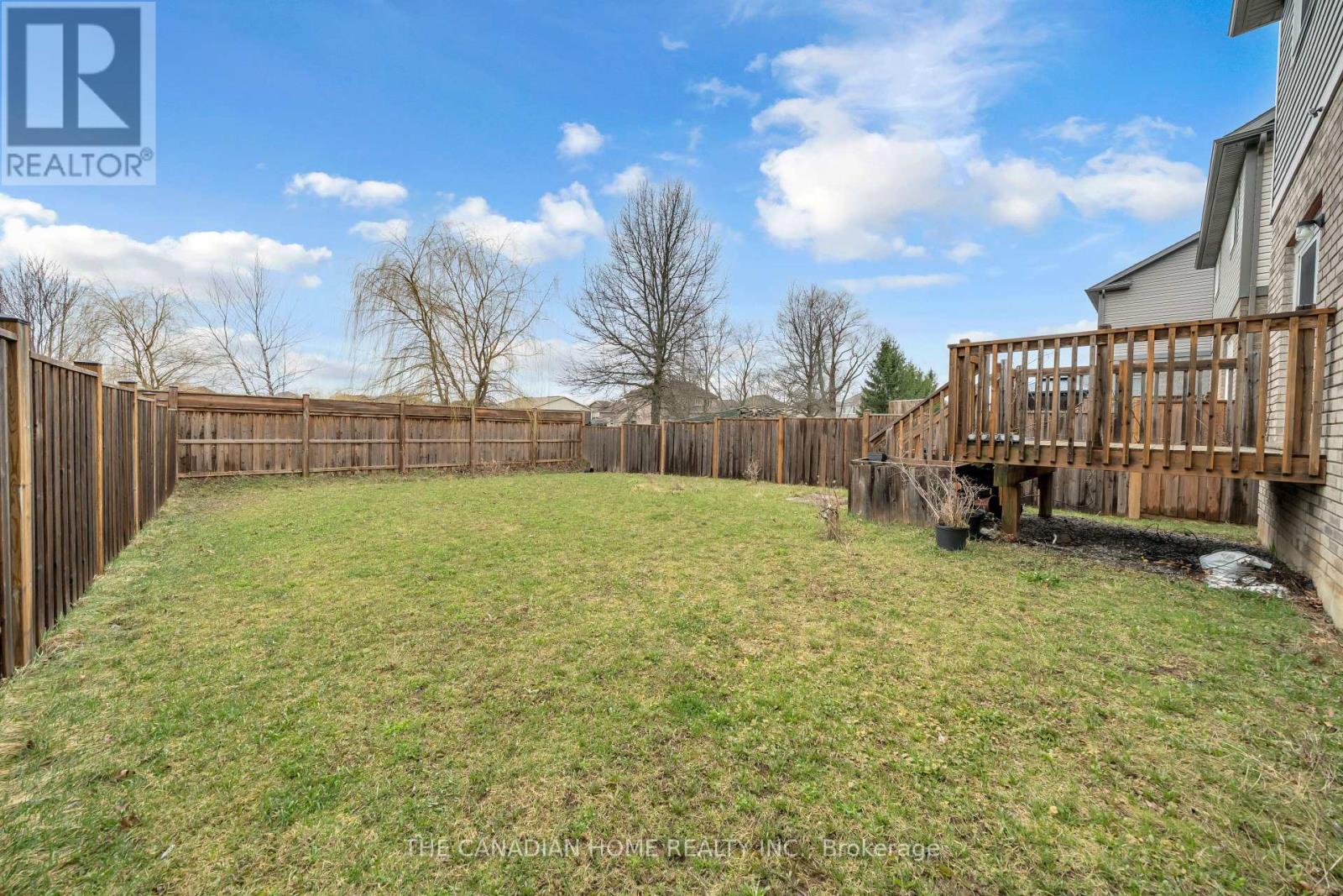 83 Monarch Street, Welland, Ontario  L3C 0E6 - Photo 8 - X12952352