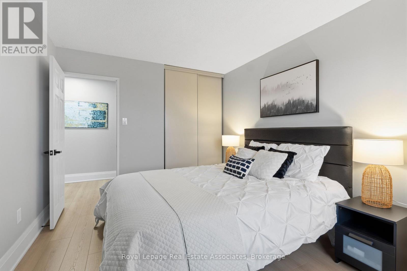 1808 - 100 County Court Boulevard, Brampton, Ontario  L6W 3X1 - Photo 24 - W12951806