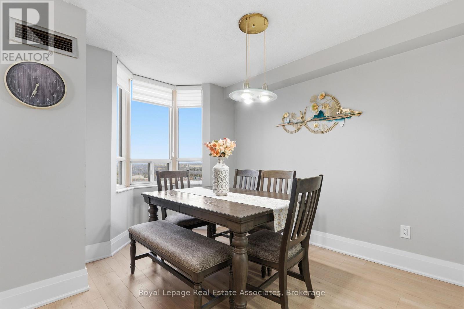 1808 - 100 County Court Boulevard, Brampton, Ontario  L6W 3X1 - Photo 13 - W12951806