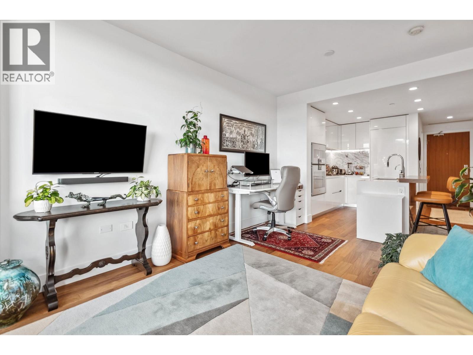 405 389 W 59th Avenue, Vancouver, British Columbia  V5X 0J4 - Photo 2 - R3087870