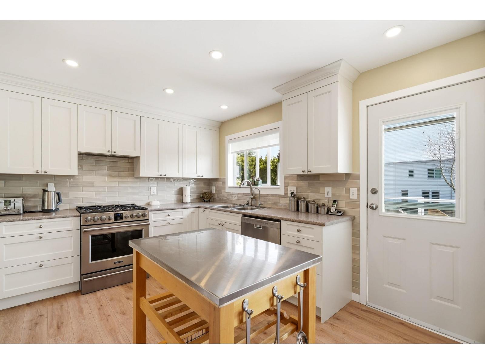 1434 Bishop Road, White Rock, British Columbia  V4B 3K5 - Photo 6 - R3105677