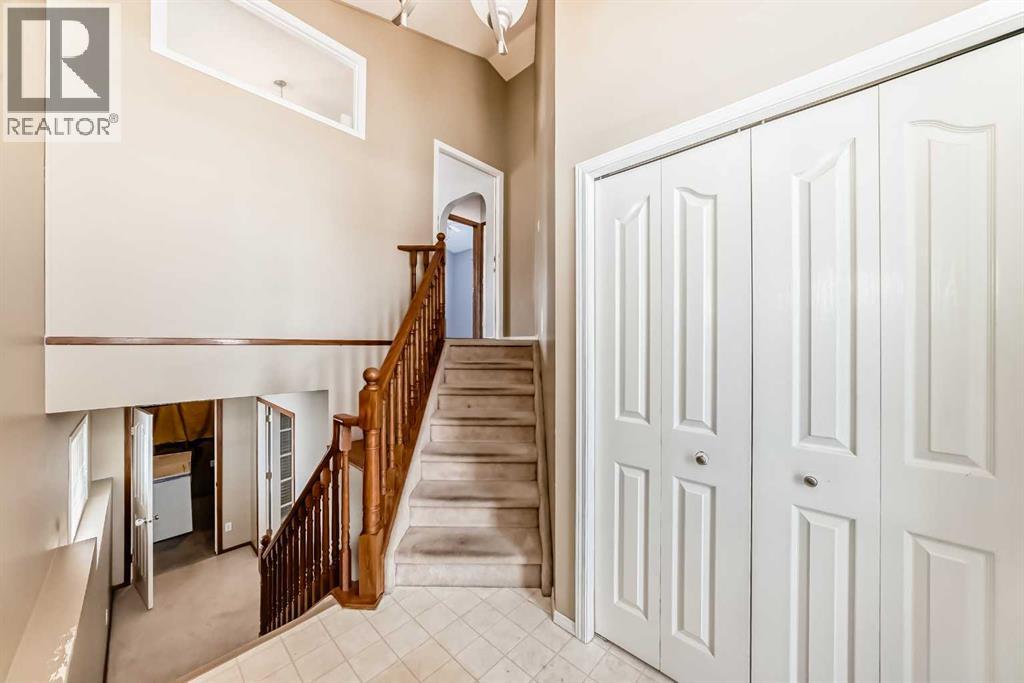 7109 Laguna Way Ne, Calgary, Alberta  T1Y 7A7 - Photo 5 - A2298295