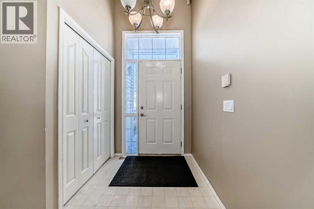 7109 Laguna Way Ne, Calgary, Alberta  T1Y 7A7 - Photo 4 - A2298295