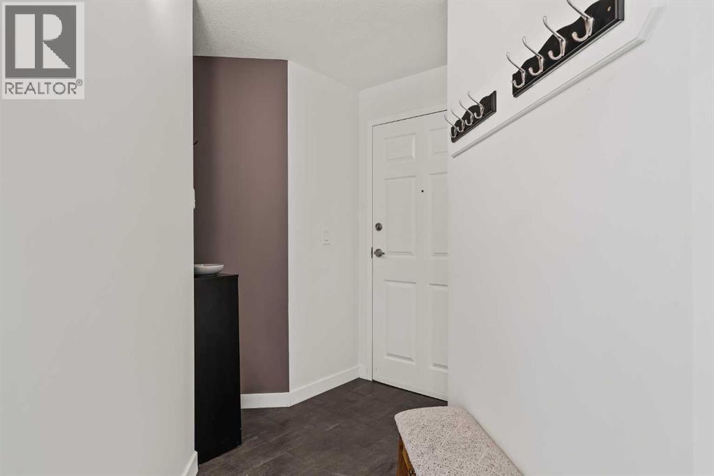 108, 6650 Old Banff Coach Road, Calgary, Alberta  T3H 4J4 - Photo 4 - A2298542