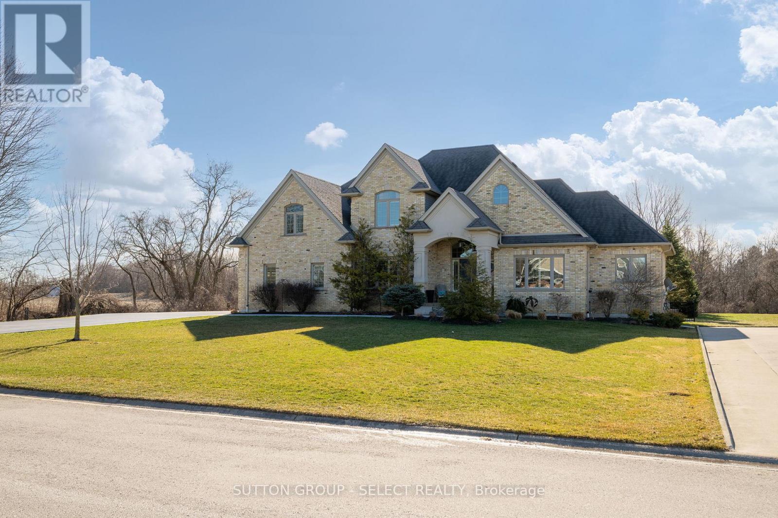 148 Ridge Street, Dutton/dunwich (Dutton), Ontario  N0L 1J0 - Photo 2 - X12952642