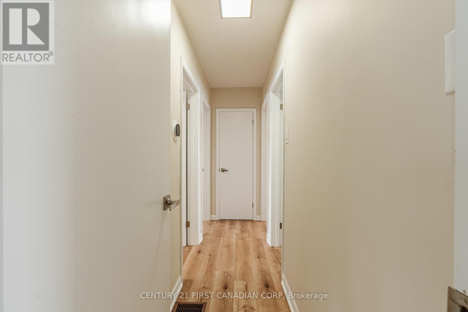 Upper - 177 Myrtle Street, St. Thomas, Ontario  N5R 2G8 - Photo 15 - X12952660