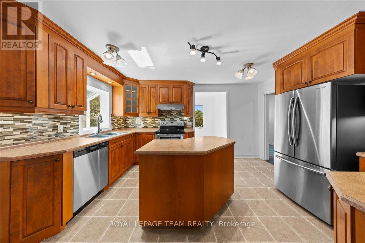 5410 Old Richmond Road, Ottawa, Ontario  K2R 1G7 - Photo 13 - X12952622