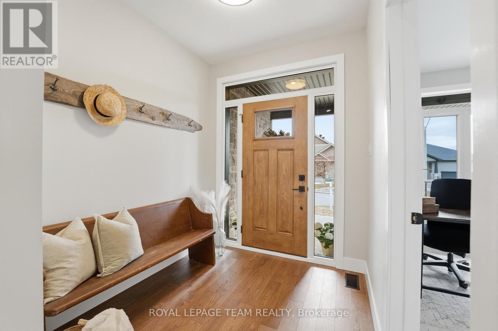 757 Meadowridge Circle, Ottawa, Ontario  K0A 1L0 - Photo 3 - X12952686