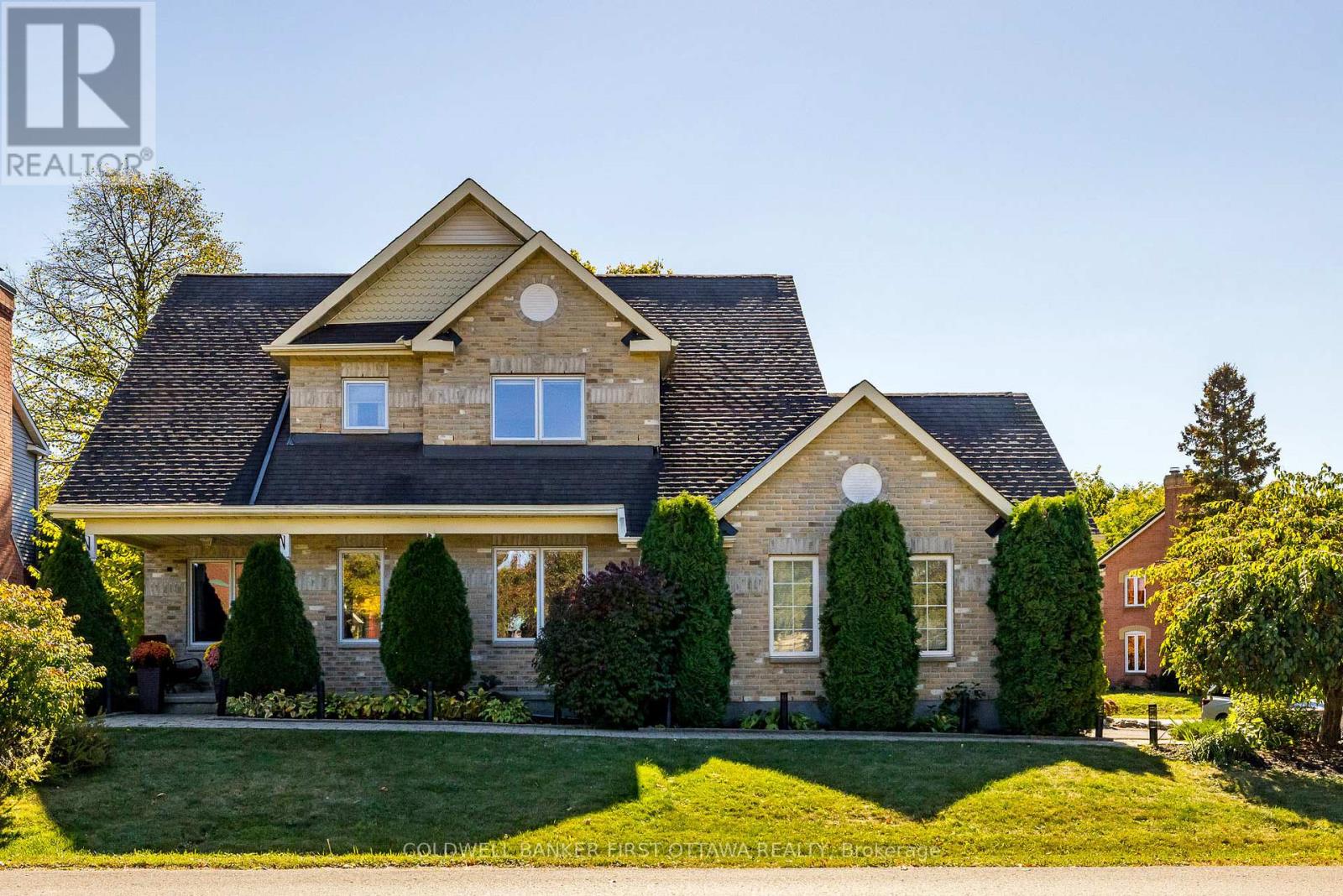 38 HOBIN STREET, Ottawa, Ontario