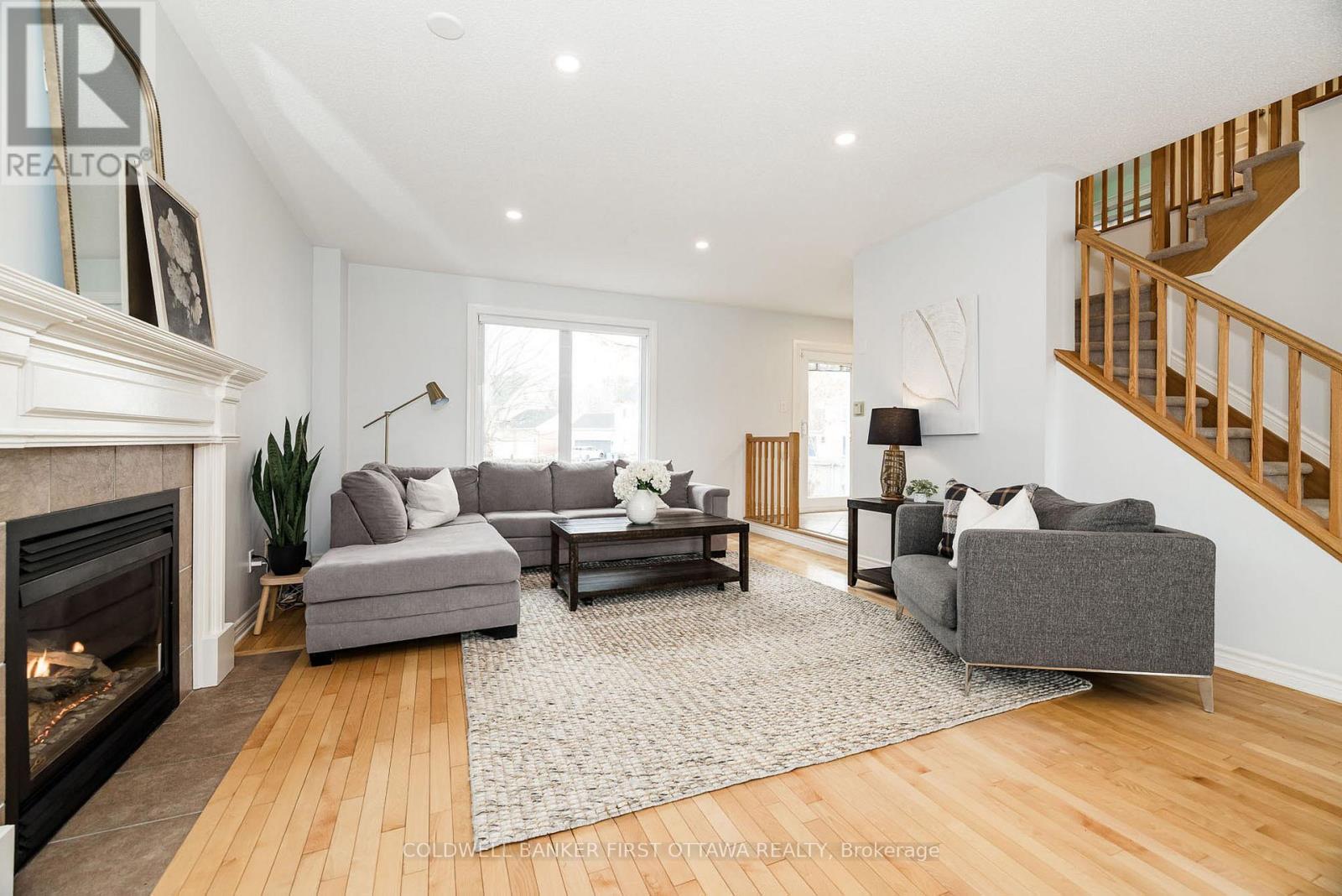 38 Hobin Street, Ottawa, Ontario  K2S 1G8 - Photo 10 - X12952704