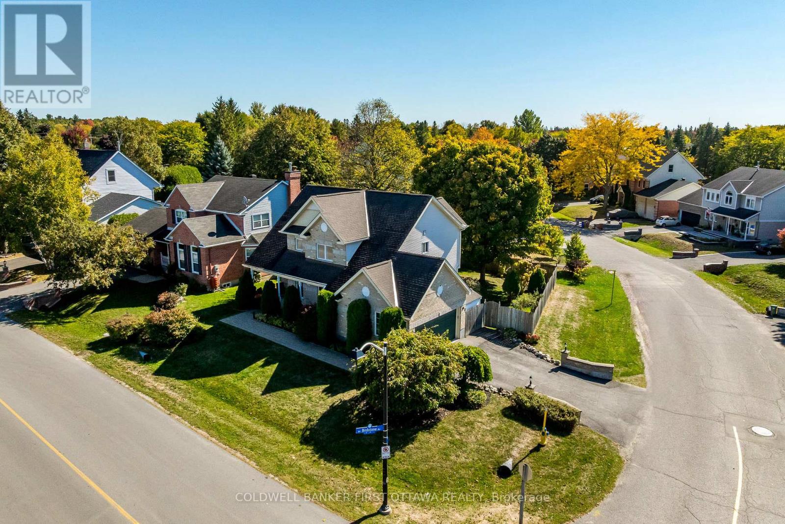 38 Hobin Street, Ottawa, Ontario  K2S 1G8 - Photo 2 - X12952704