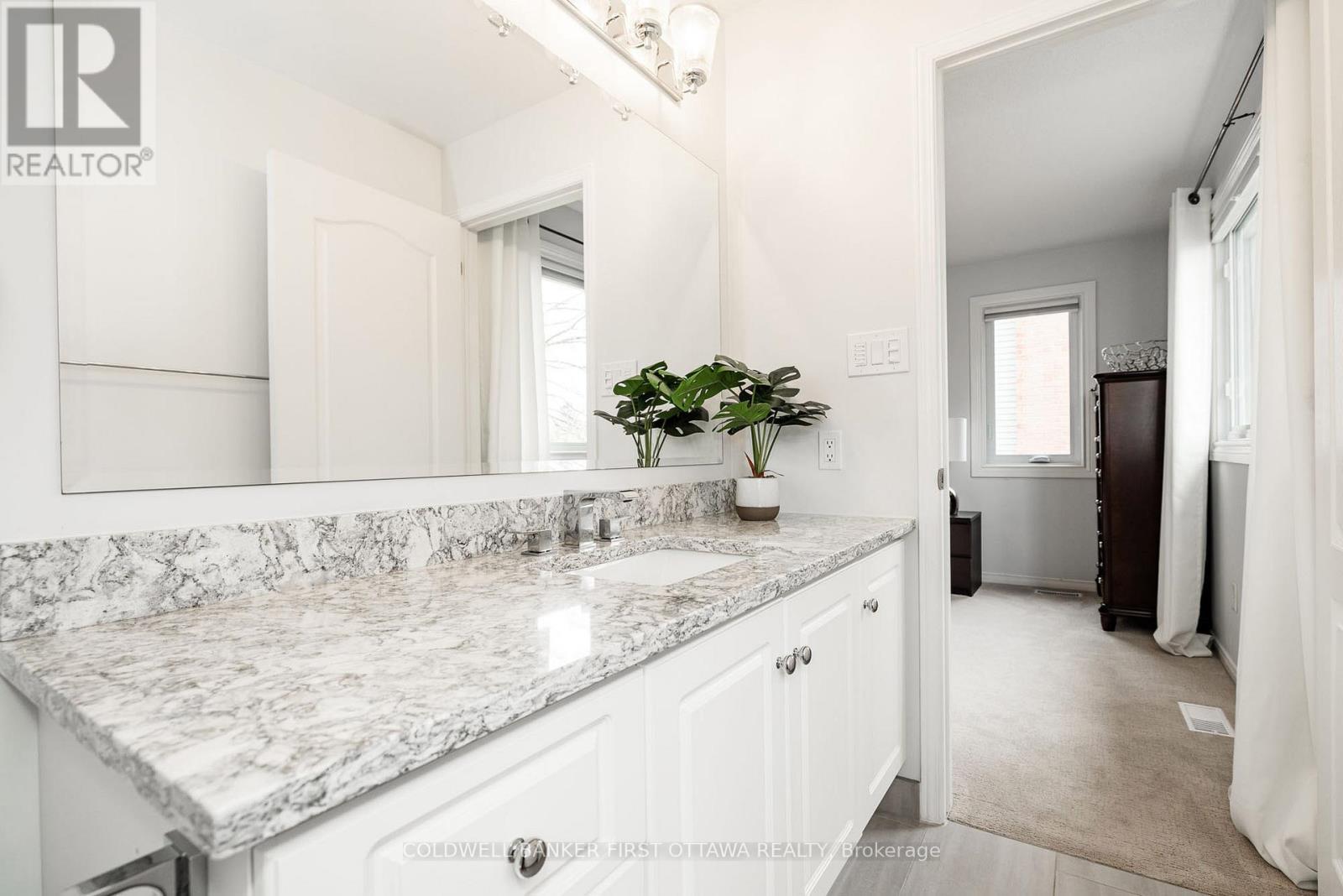 38 Hobin Street, Ottawa, Ontario  K2S 1G8 - Photo 23 - X12952704