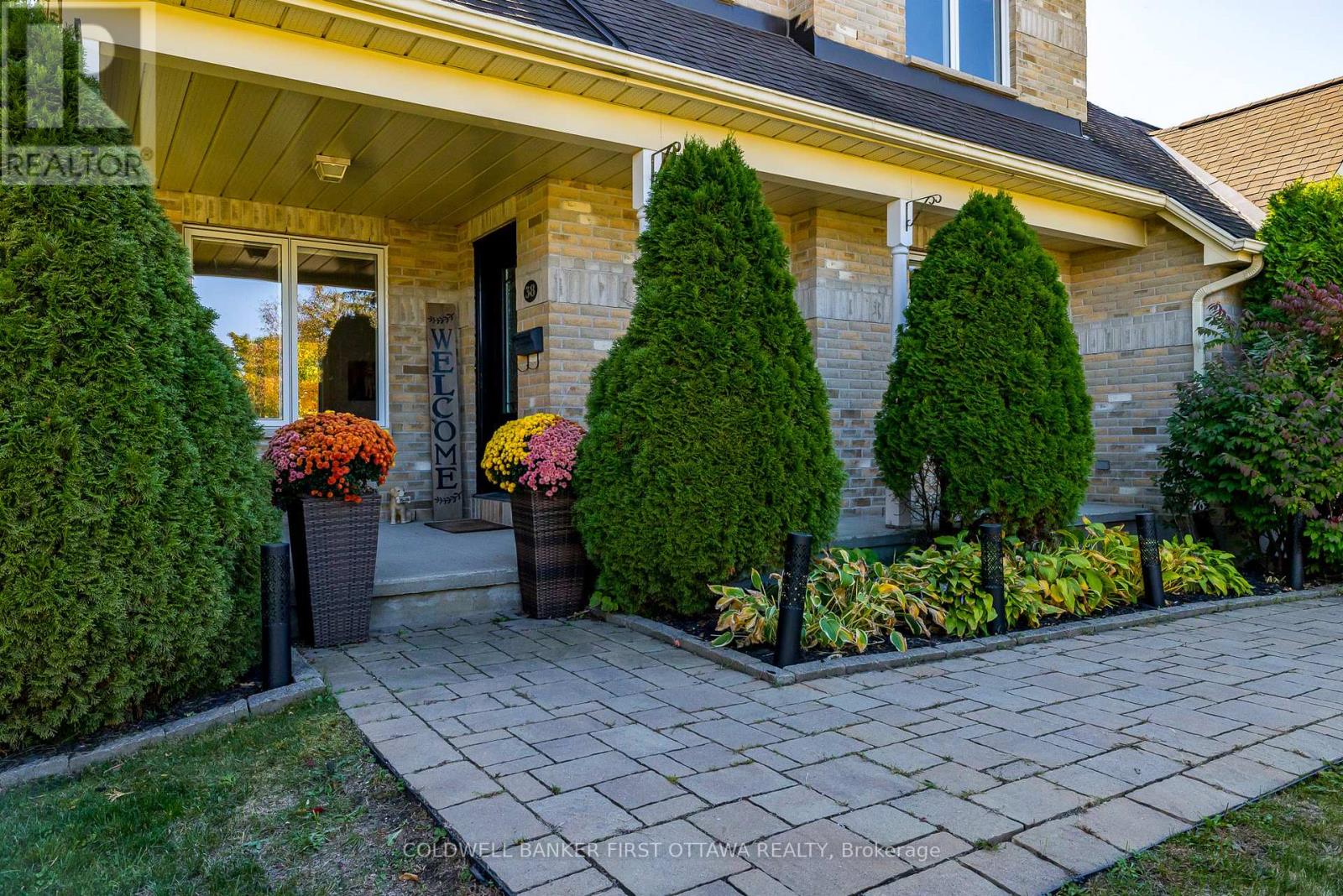 38 Hobin Street, Ottawa, Ontario  K2S 1G8 - Photo 4 - X12952704