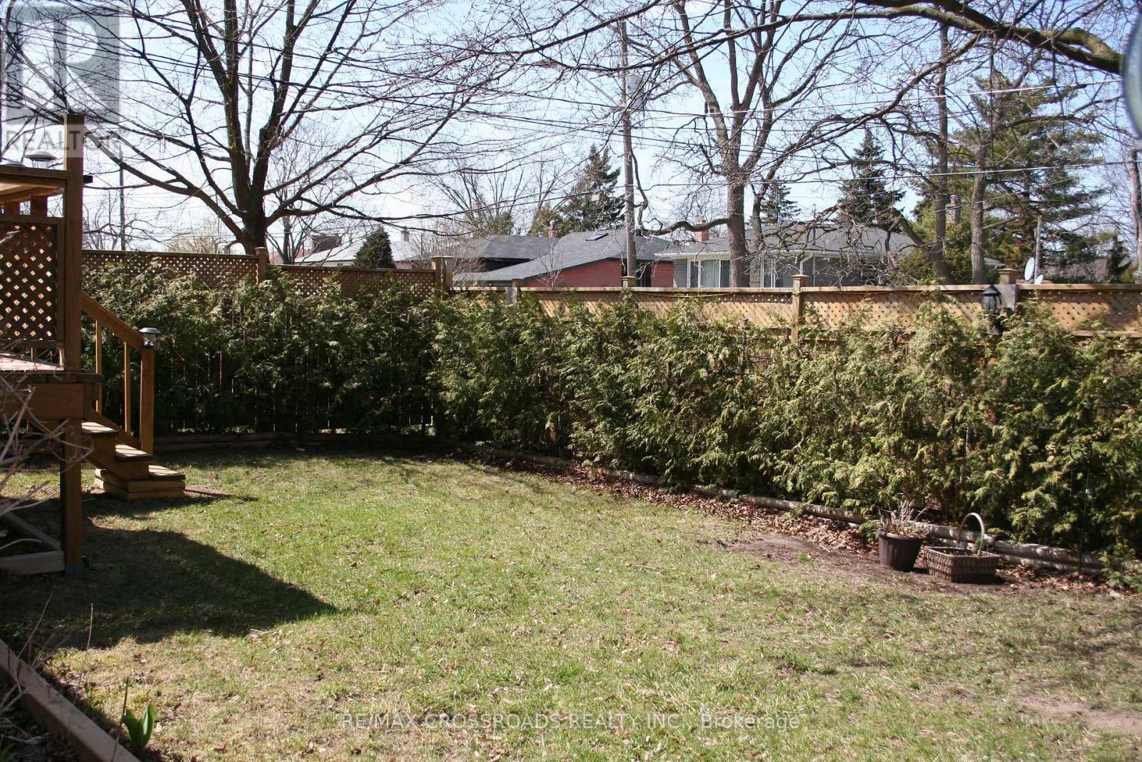 234 Sussex Avenue, Richmond Hill, Ontario  L4C 2G4 - Photo 24 - N12935104