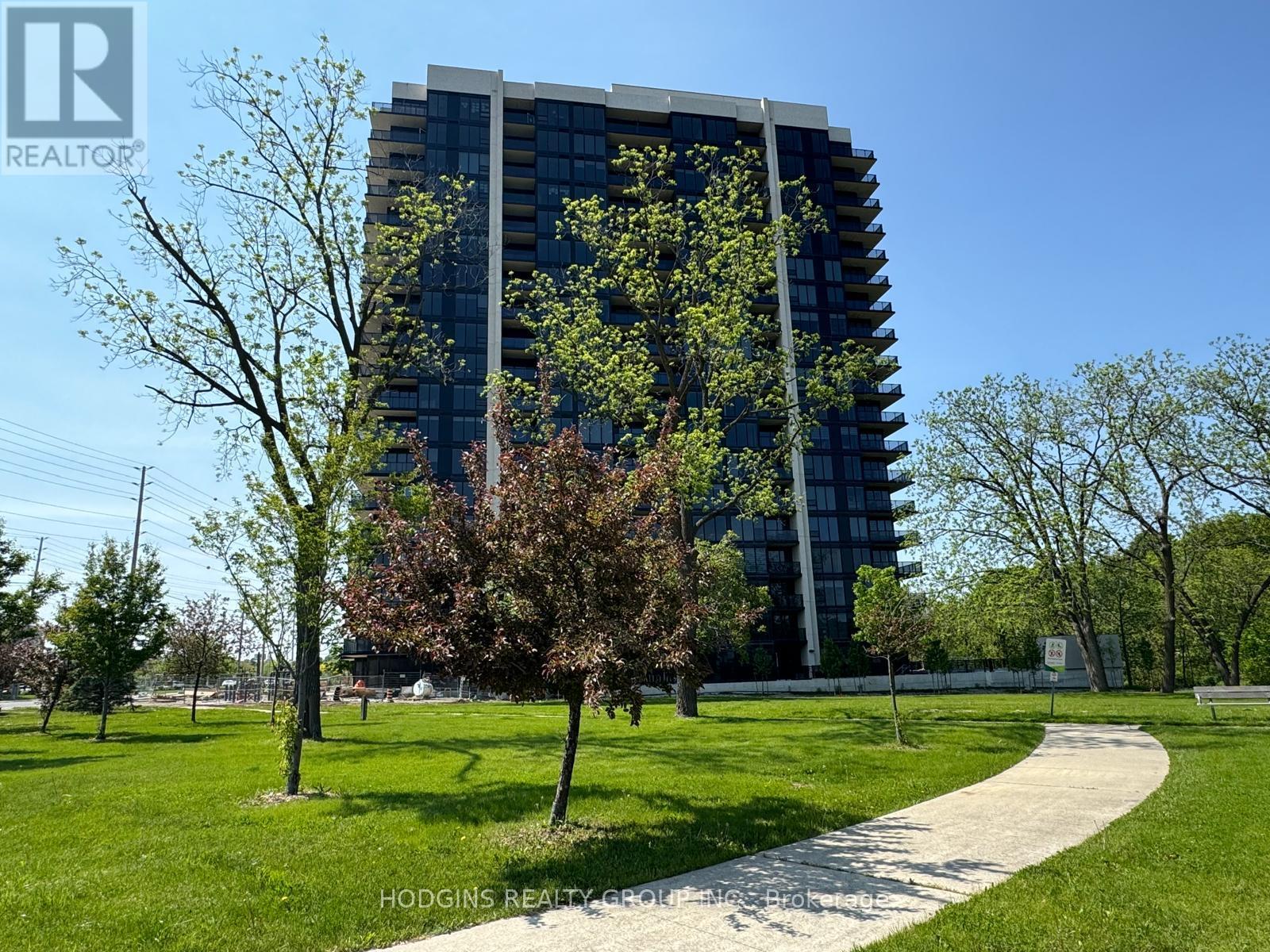 106 - 1035 Southdown Road, Mississauga, Ontario  L5J 0A2 - Photo 3 - W12931076