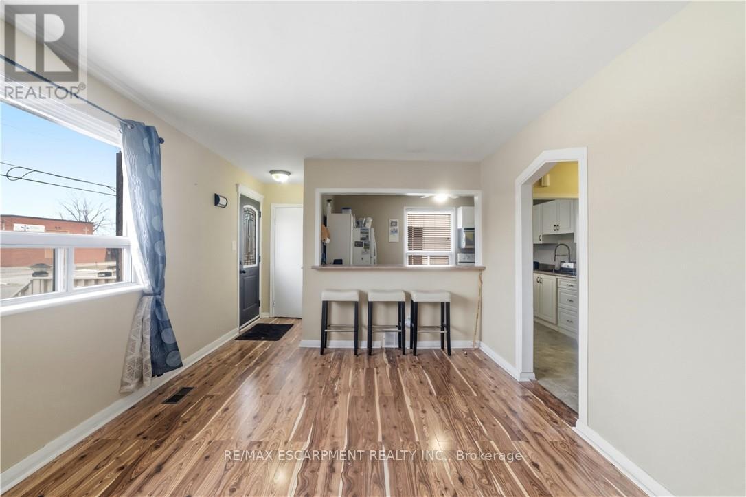 776 Britannia Avenue, Hamilton, Ontario  L8H 2B5 - Photo 3 - X12951994