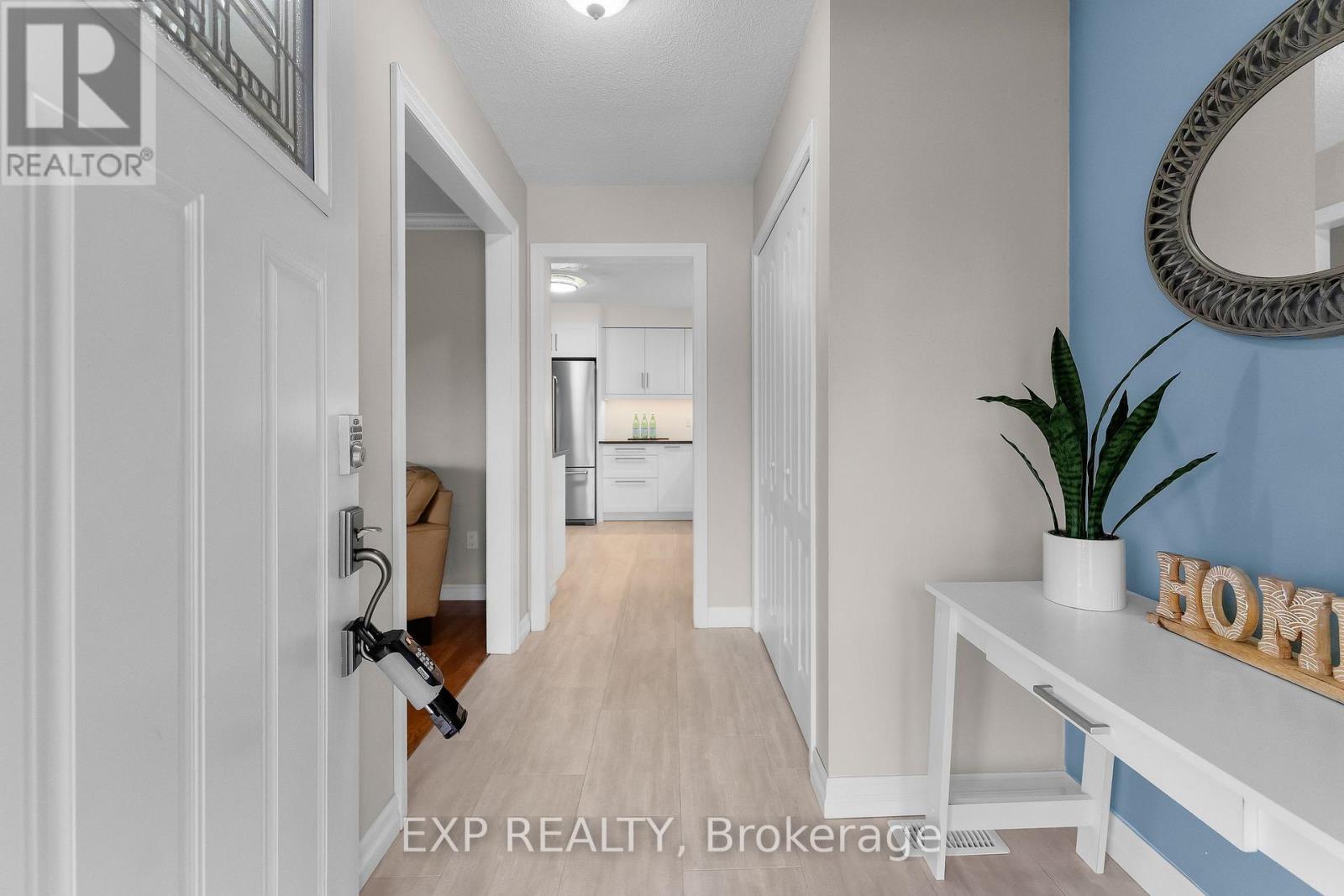 7260 Casey Street, Niagara Falls, Ontario  L2J 3R3 - Photo 3 - X12952438