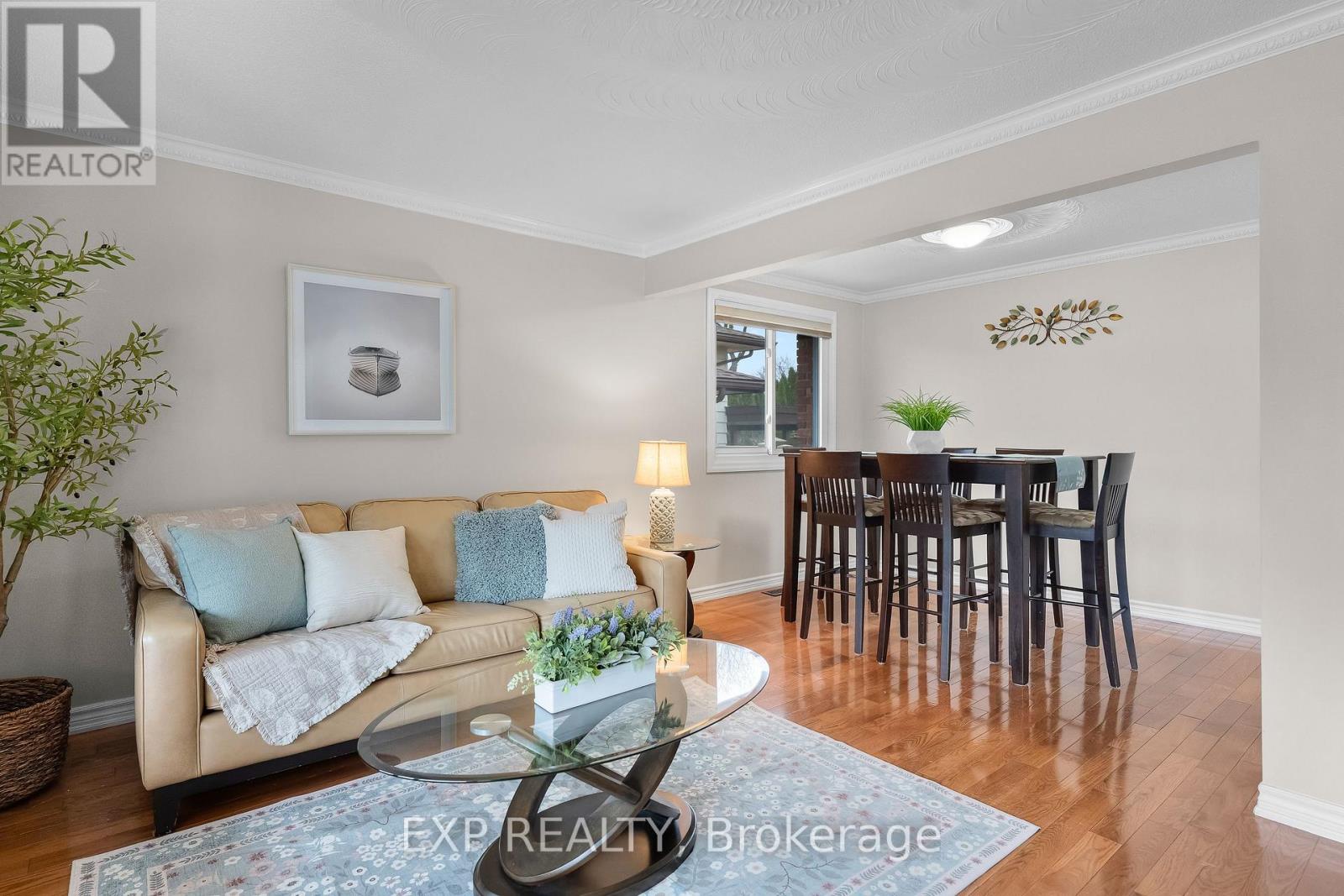 7260 Casey Street, Niagara Falls, Ontario  L2J 3R3 - Photo 5 - X12952438