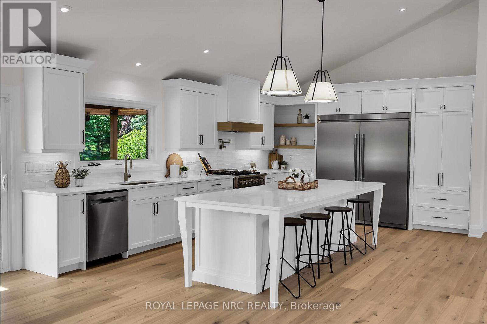 2021 Victoria Avenue, Pelham, Ontario  L0S 1C0 - Photo 13 - X12952556