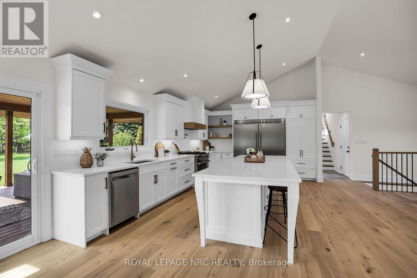 2021 Victoria Avenue, Pelham, Ontario  L0S 1C0 - Photo 15 - X12952556