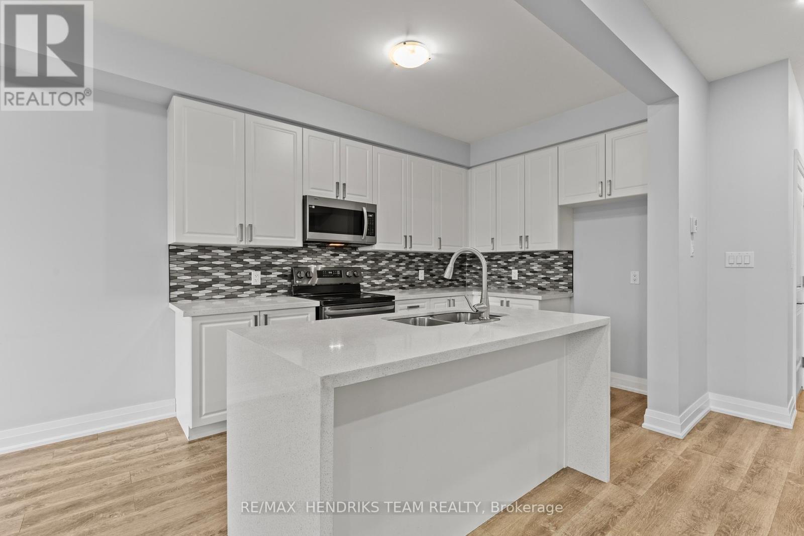 6649 Cropp Street, Niagara Falls, Ontario  L2E 0B7 - Photo 14 - X12952562