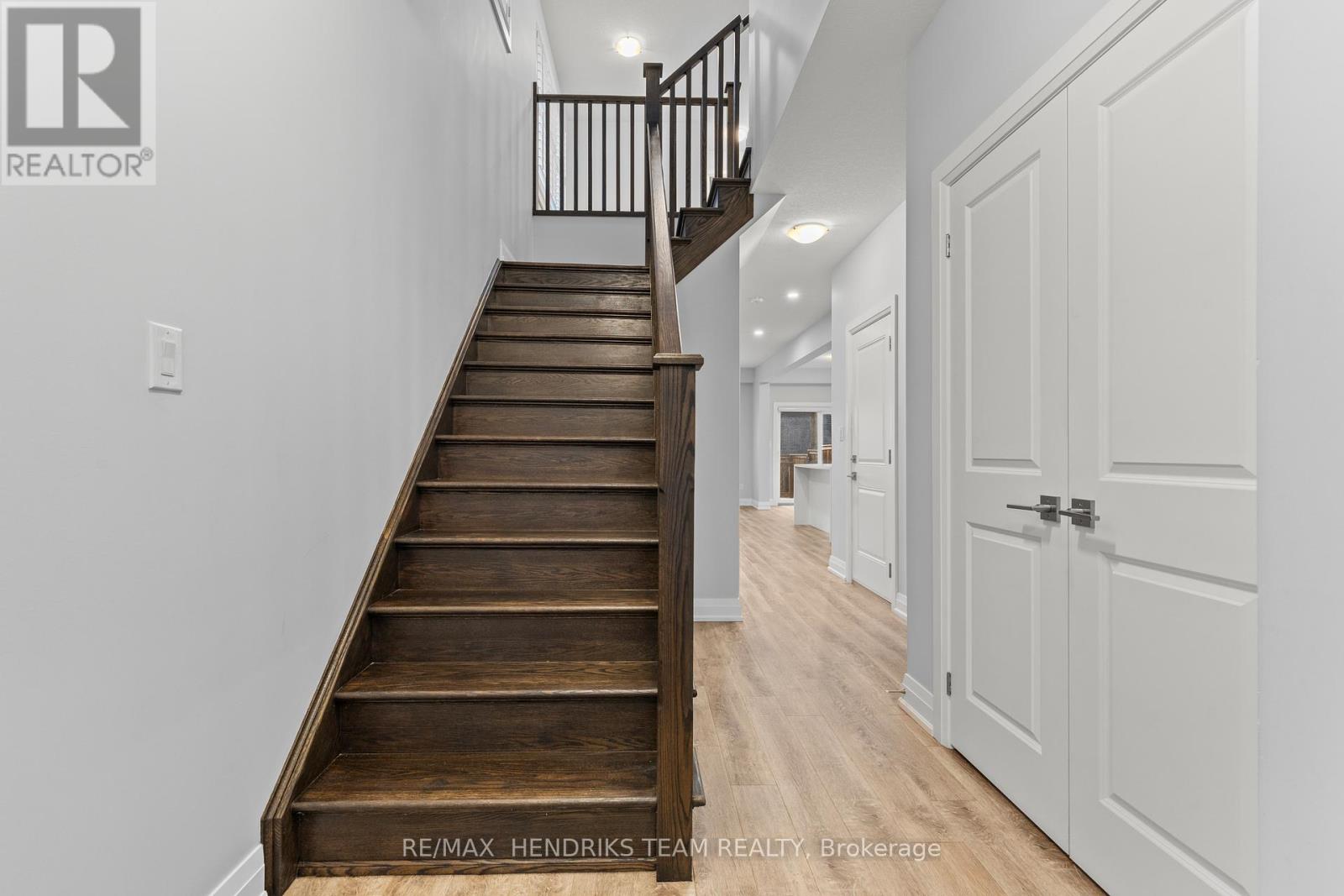 6649 Cropp Street, Niagara Falls, Ontario  L2E 0B7 - Photo 4 - X12952562