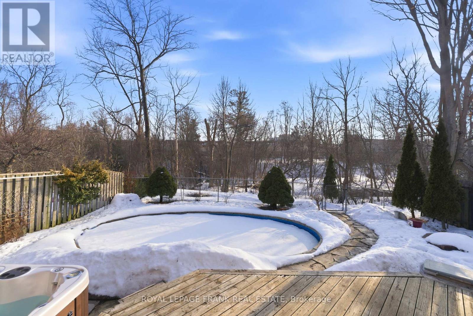 9 Royal Pines Court, Clarington, Ontario  L1C 4P4 - Photo 6 - E12952426