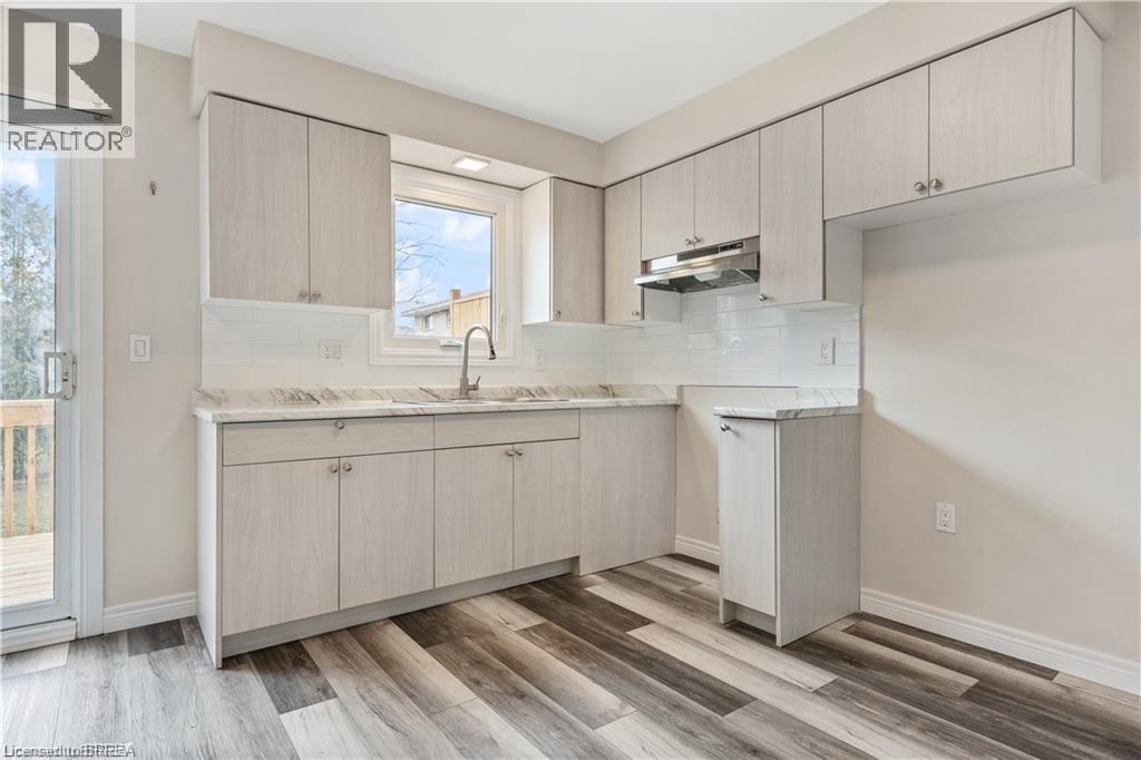 30 Rowanwood Avenue, Brantford, Ontario  N3S 7B9 - Photo 6 - 40815178