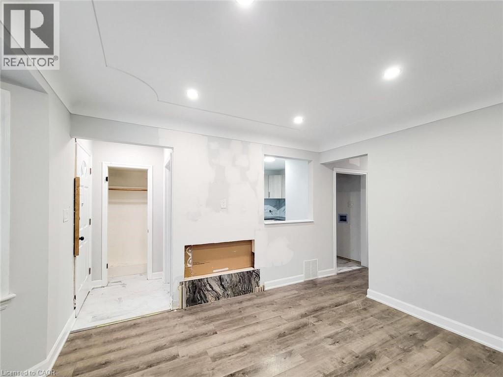 208 East 32nd Street, Hamilton, Ontario  L8V 3S4 - Photo 14 - 40817390