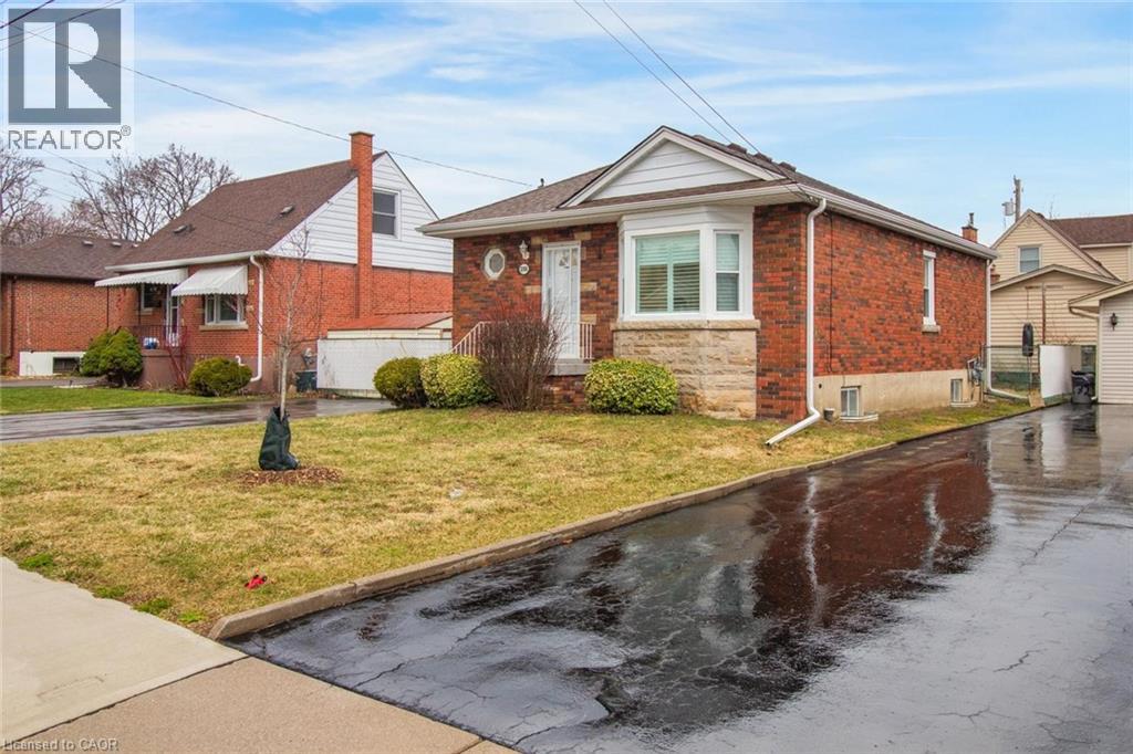 208 East 32nd Street, Hamilton, Ontario  L8V 3S4 - Photo 3 - 40817390