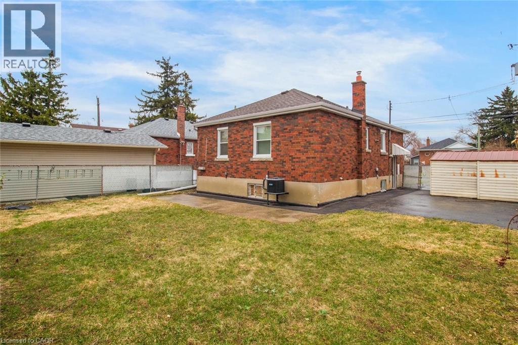208 East 32nd Street, Hamilton, Ontario  L8V 3S4 - Photo 6 - 40817390