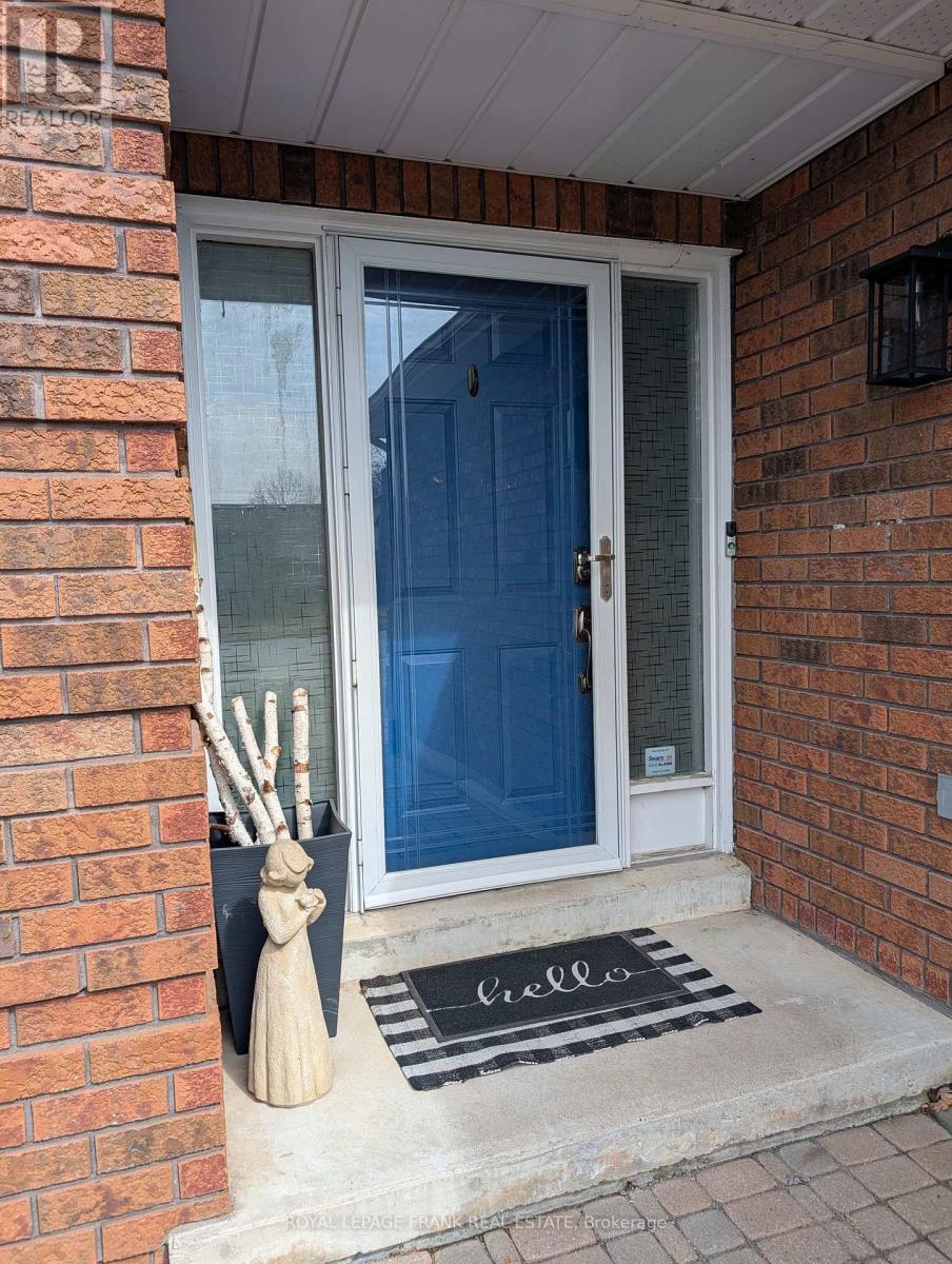 588 Carlisle Street, Cobourg, Ontario  K9A 1X6 - Photo 4 - X12952480