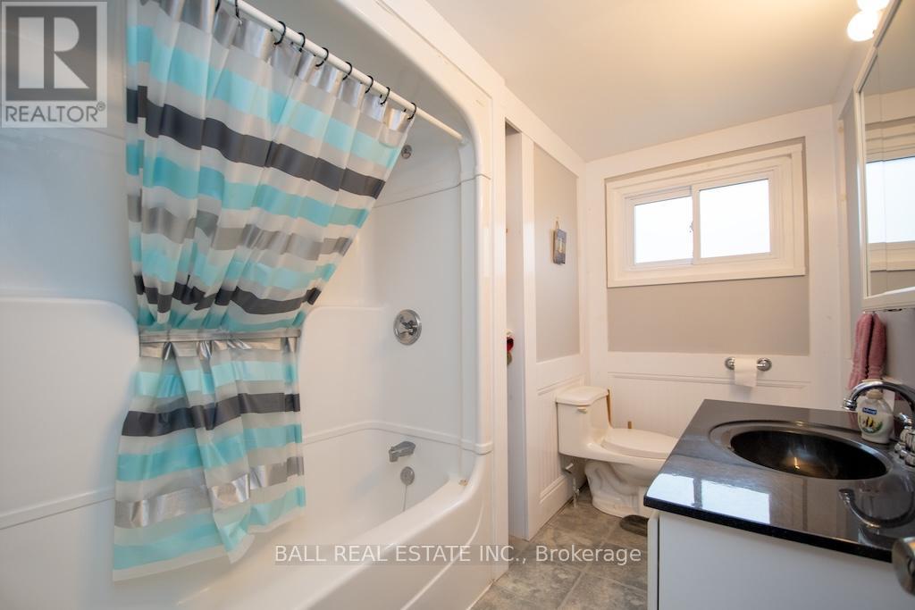 58 Woodland Trail, Trent Lakes, Ontario  K0L 1J0 - Photo 16 - X12952514