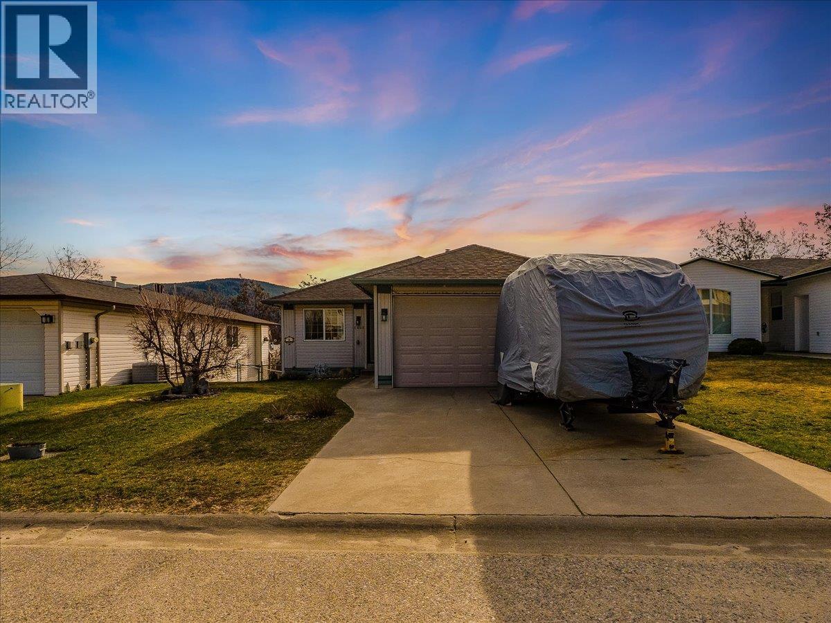 1448 Emerald Crescent, Castlegar, British Columbia