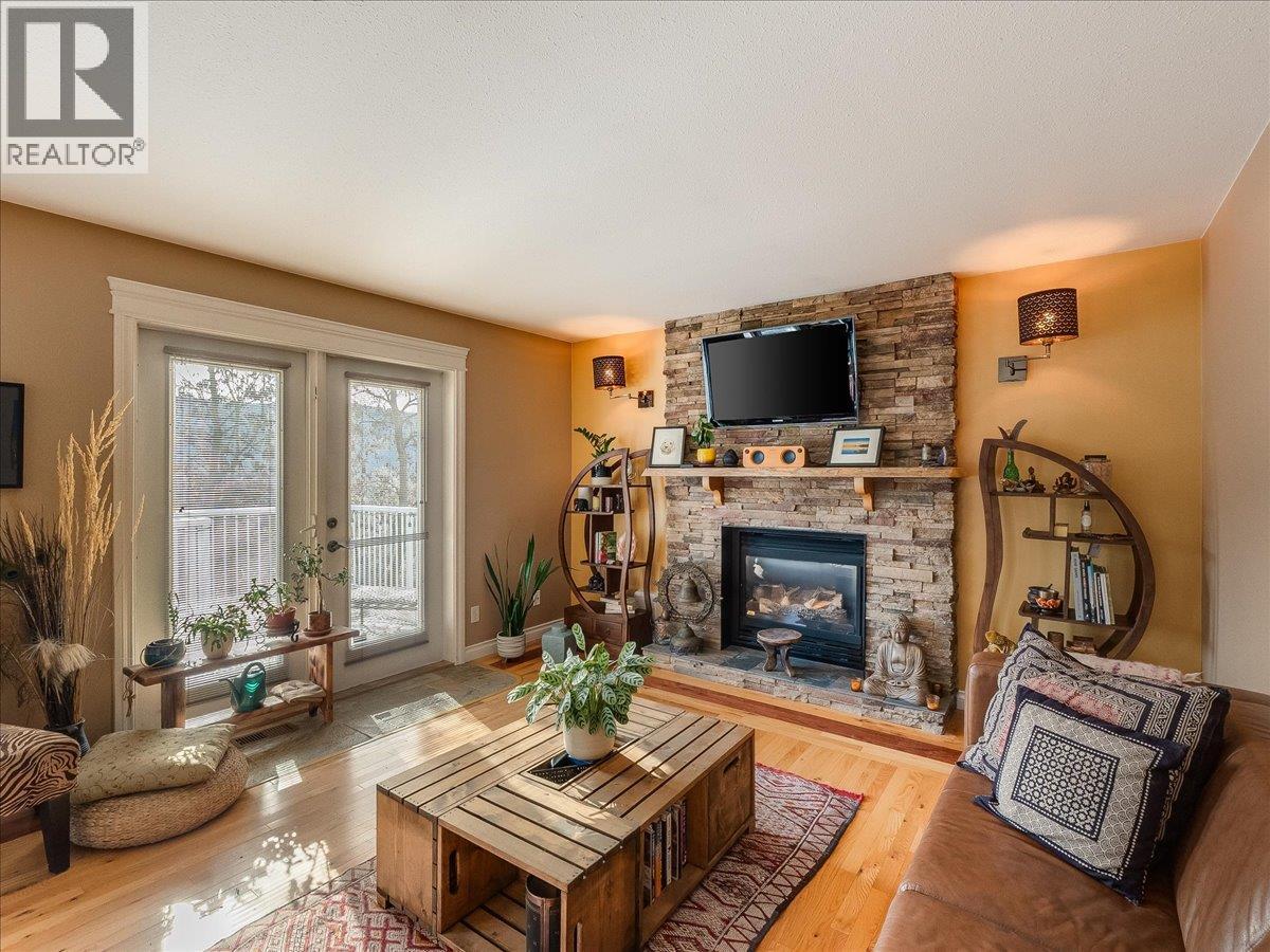 1448 Emerald Crescent, Castlegar, British Columbia  V1N 4W2 - Photo 25 - 10381820