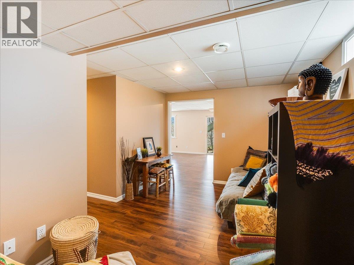 1448 Emerald Crescent, Castlegar, British Columbia  V1N 4W2 - Photo 38 - 10381820