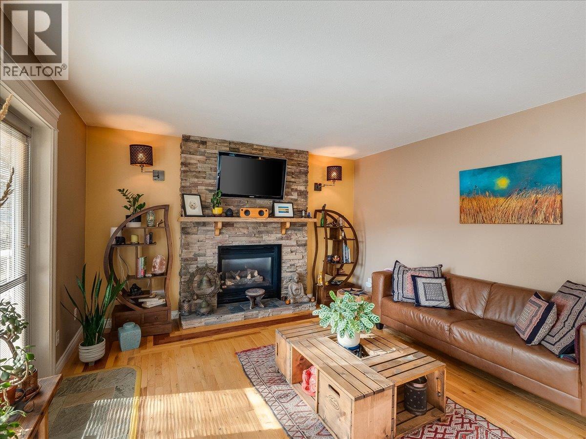 1448 Emerald Crescent, Castlegar, British Columbia  V1N 4W2 - Photo 24 - 10381820