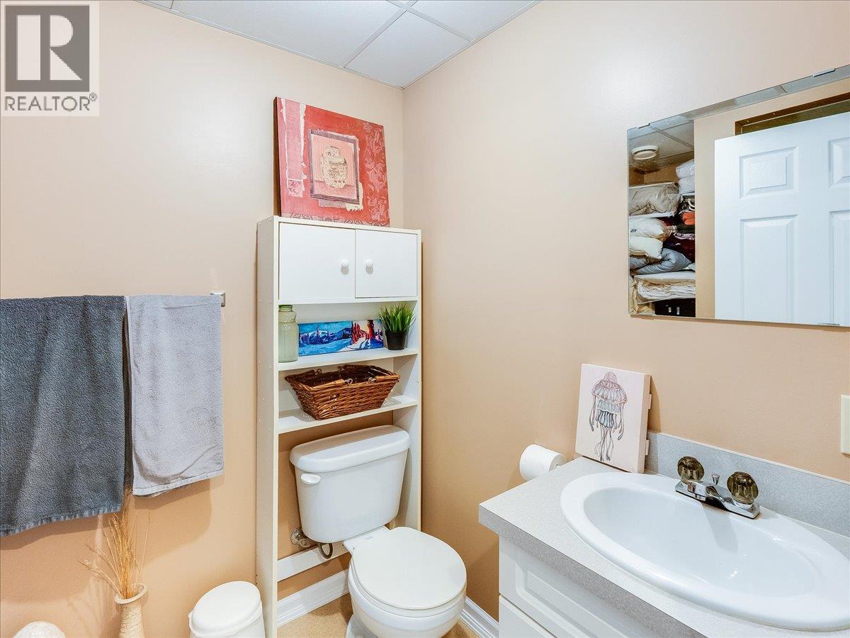 1448 Emerald Crescent, Castlegar, British Columbia  V1N 4W2 - Photo 37 - 10381820