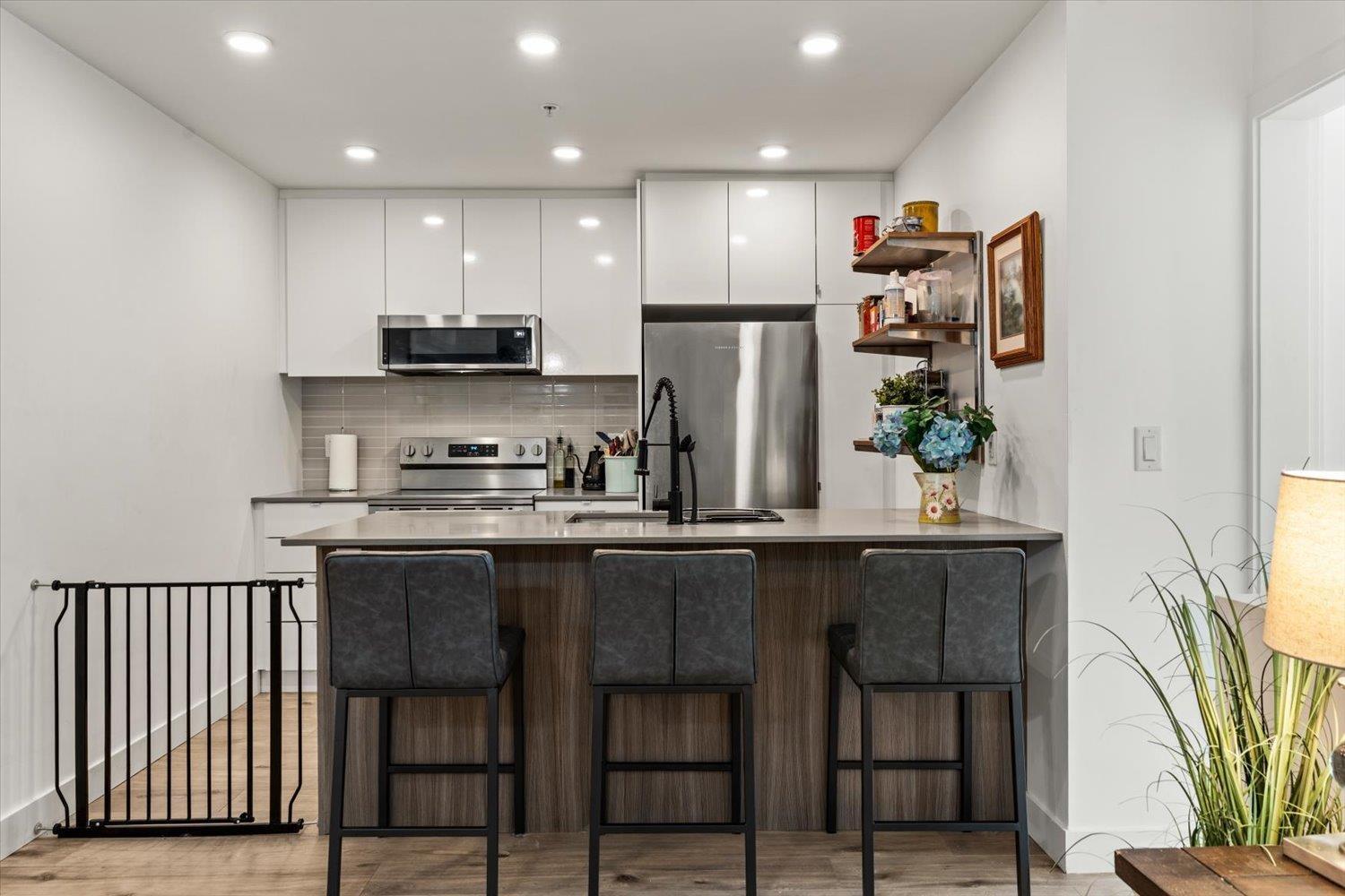 102 32838 Landeau Place, Abbotsford, British Columbia  V2S 0M6 - Photo 12 - R3104322