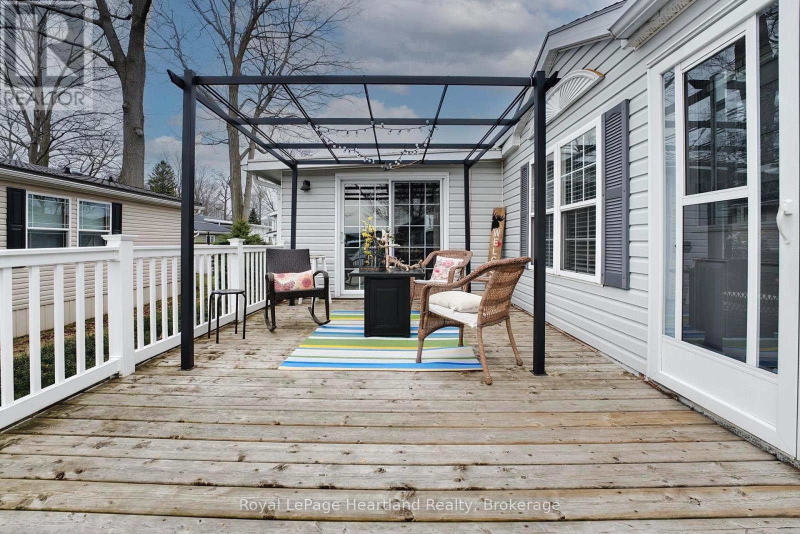 21 Algonquin Lane, Ashfield-Colborne-Wawanosh, Ontario  N7A 3Y2 - Photo 2 - X12952430