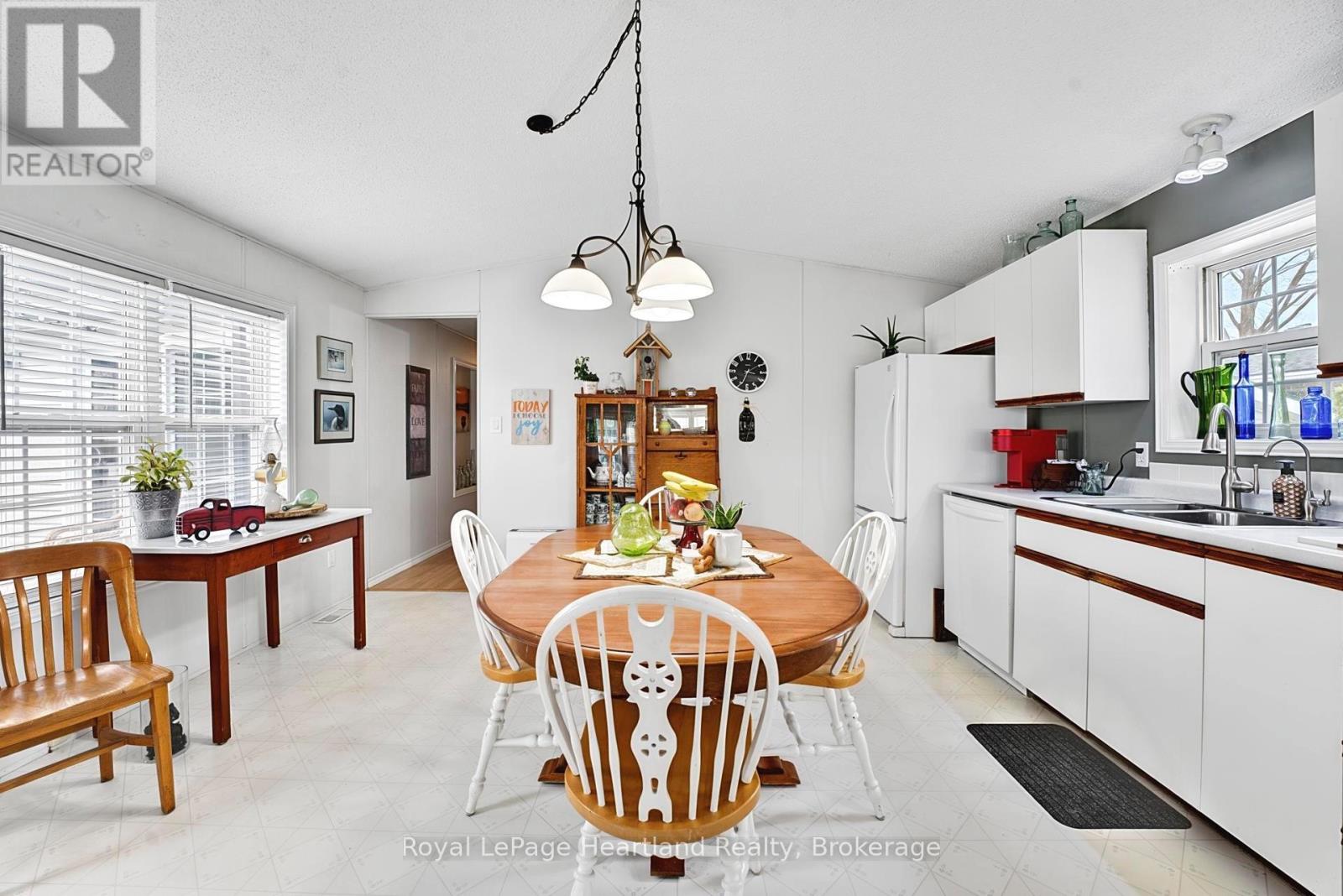 21 Algonquin Lane, Ashfield-Colborne-Wawanosh, Ontario  N7A 3Y2 - Photo 6 - X12952430