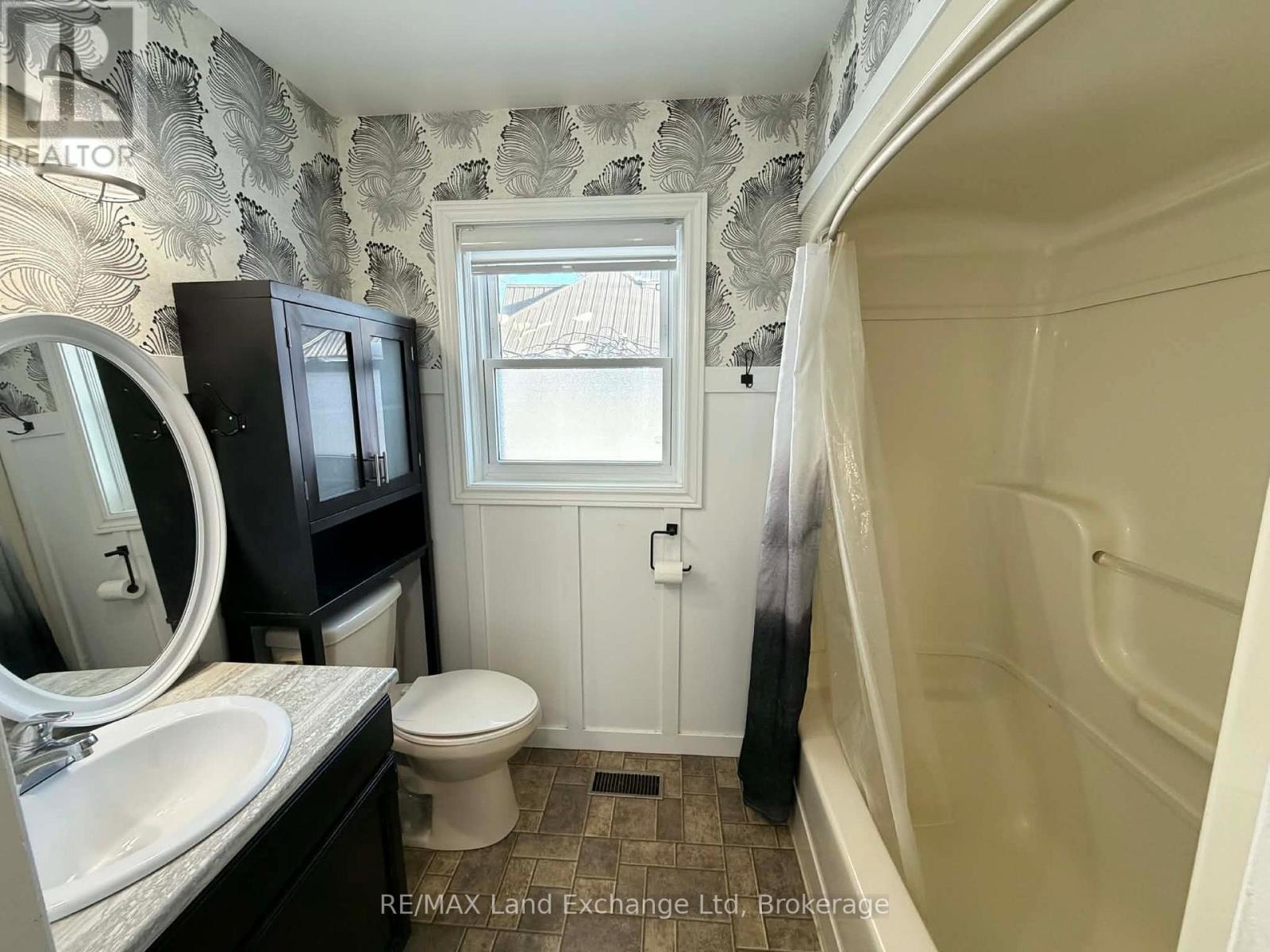 349 Shuter Street, North Huron, Ontario  N0G 2W0 - Photo 13 - X12952582