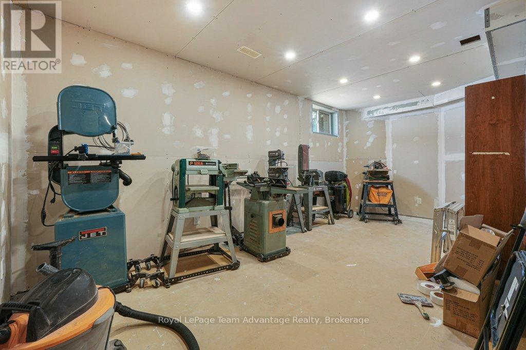 12 Taylor Crescent, Mcdougall, Ontario  P2A 2W9 - Photo 34 - X12952590