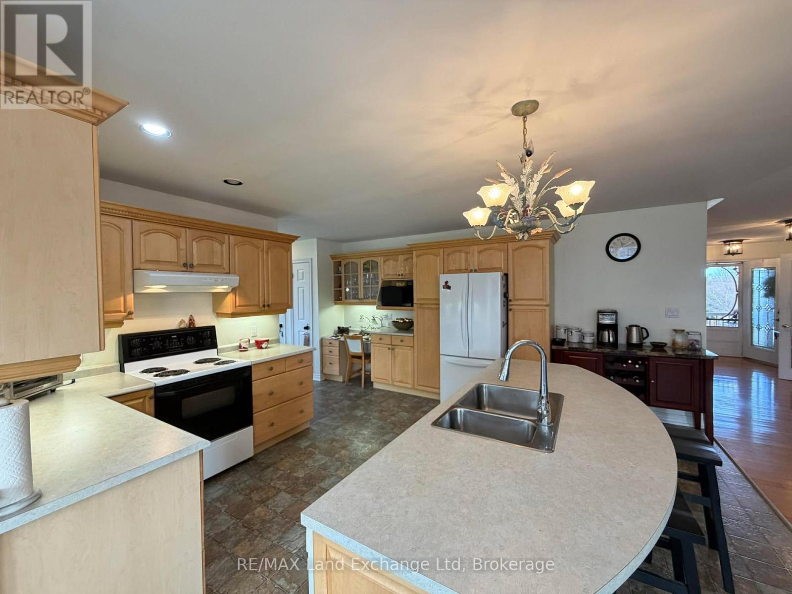 122 James Street, Arran-Elderslie, Ontario  N0G 2N0 - Photo 10 - X12952644